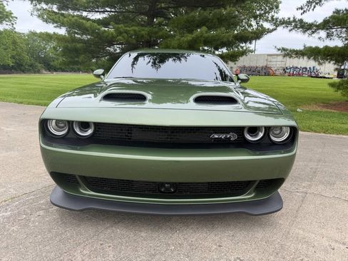 Used 2023 Dodge Challenger SRT Hellcat w/ Driver Convenience Group RWD image 2