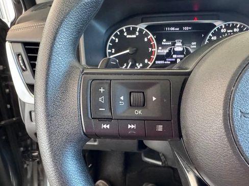 Used 2024 Nissan Rogue S FWD image 15