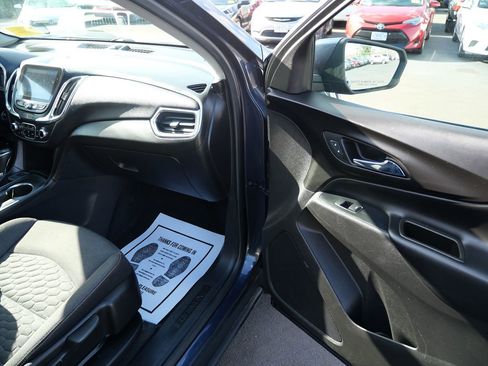 Used 2019 Chevrolet Equinox LT w/ Sun & Navigation Package AWD/4WD image 21