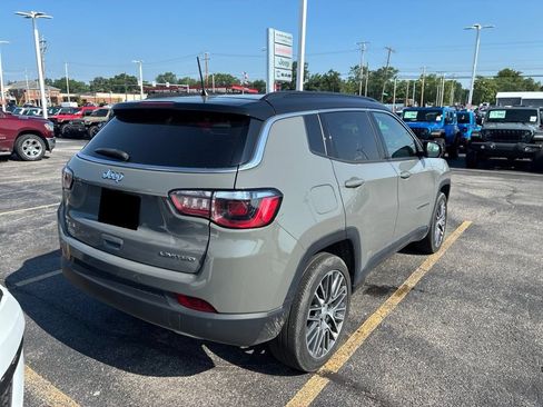 Used 2023 Jeep Compass Limited w/ Elite Group AWD/4WD image 6