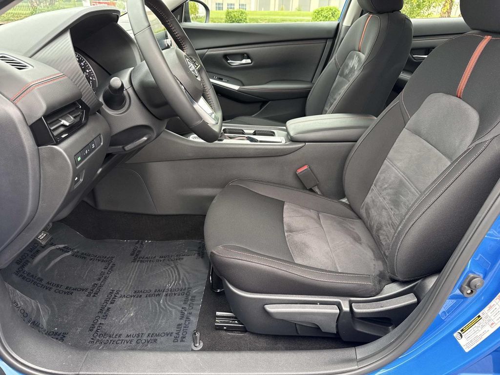 Used 2025 Nissan Sentra SR FWD image 24