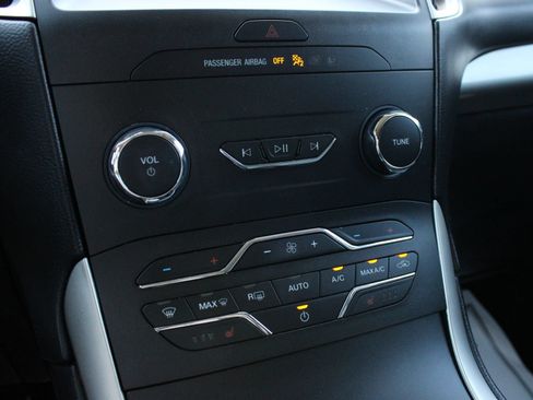 Used 2019 Ford Edge SEL w/ Equipment Group 201A FWD image 37