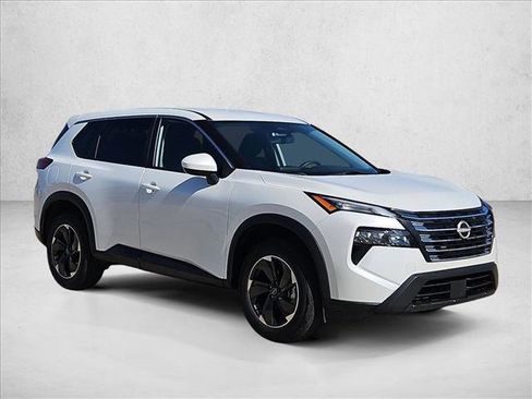Used 2024 Nissan Rogue SV FWD image 3