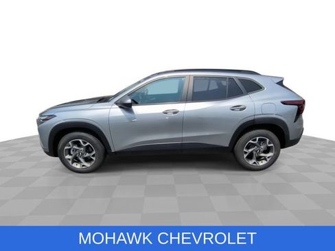 Used 2024 Chevrolet Trax LT w/ Driver Confidence Package FWD image 6