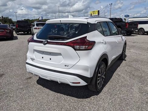 Used 2023 Nissan Kicks SV FWD image 4