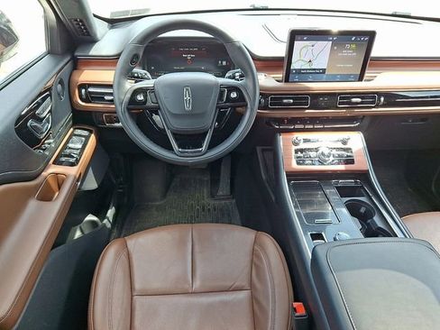 Used 2024 Lincoln Aviator Reserve w/ Elements Package Plus AWD/4WD image 12