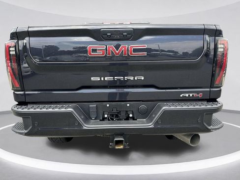 Used 2024 GMC Sierra 2500 AT4 w/ AT4 Preferred Package AWD/4WD image 4
