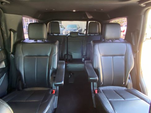 Used 2021 Ford Expedition XLT image 32