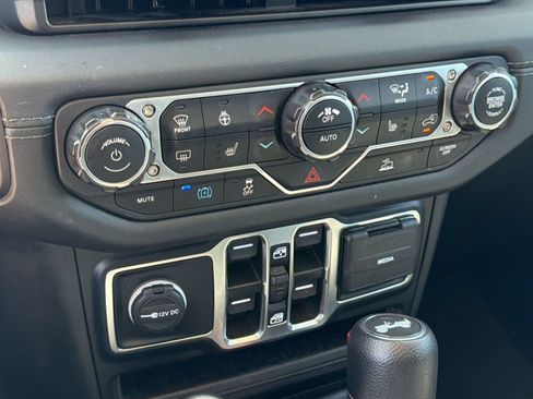 Used 2024 Jeep Wrangler Unlimited Sahara AWD/4WD image 20