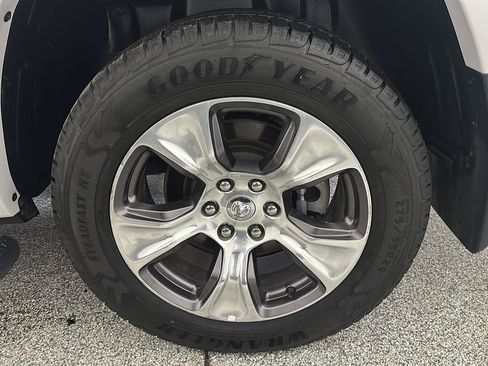 Used 2021 RAM 1500 Laramie AWD/4WD image 12