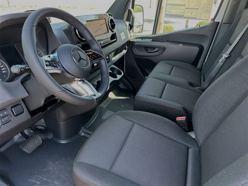 New 2025 Mercedes-Benz Sprinter 2500 image 10