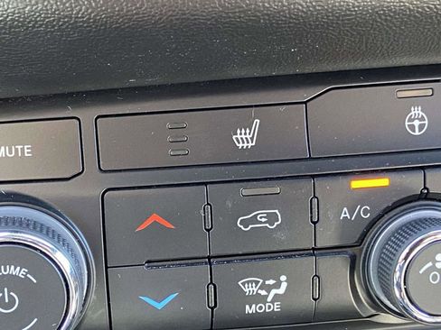 Used 2025 Dodge Durango GT RWD image 24