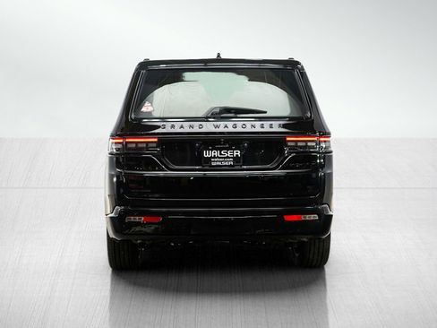 Used 2022 Jeep Grand Wagoneer Series II AWD/4WD image 4