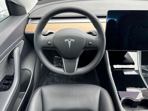 Used 2020 Tesla Model 3 Standard Range RWD image 27