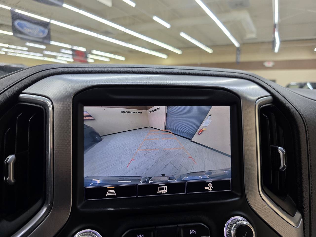 Used 2021 GMC Sierra 1500 SLT AWD/4WD image 31