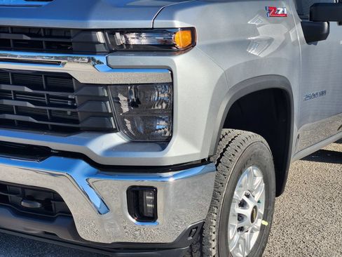 New 2026 Chevrolet Silverado 2500 LT w/ Leather Package AWD/4WD image 6