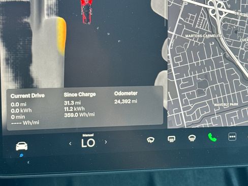 Used 2025 Tesla Model Y Long Range AWD/4WD image 28