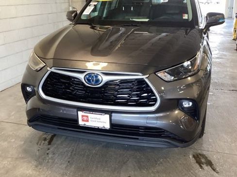 Used 2023 Toyota Highlander XLE image 1