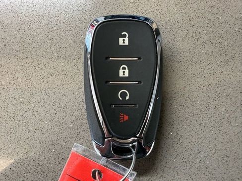 Used 2022 Chevrolet Trax LT w/ LT Convenience Package image 34