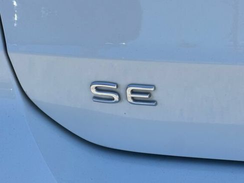 Used 2022 Volkswagen Taos SE FWD image 26