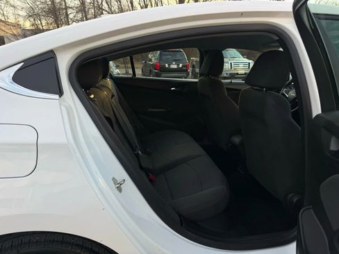 Used 2019 Chevrolet Cruze LT w/ Convenience Package image 22