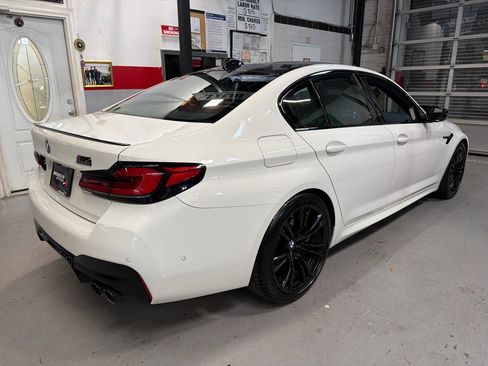 Used 2023 BMW M5 image 5
