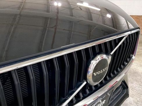 Certified 2023 Volvo XC60 B5 Core image 29