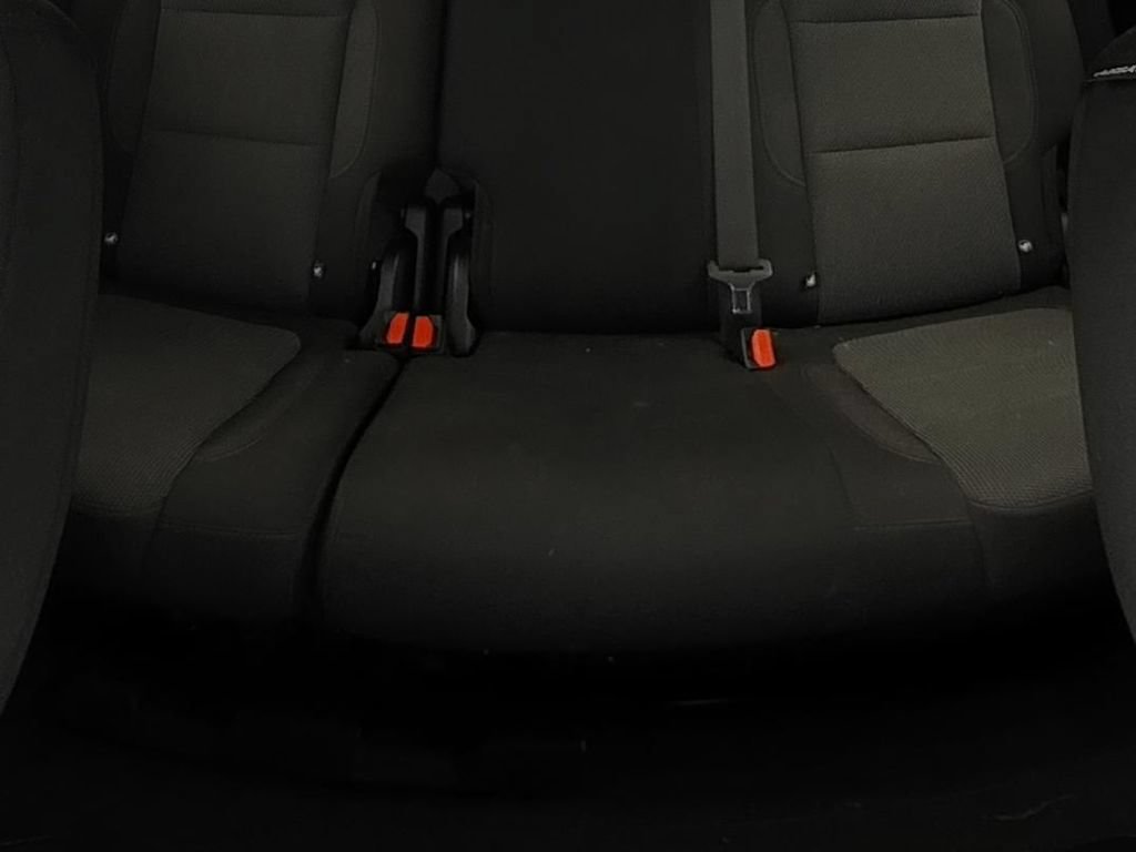 Used 2023 Chevrolet Traverse LT FWD image 13