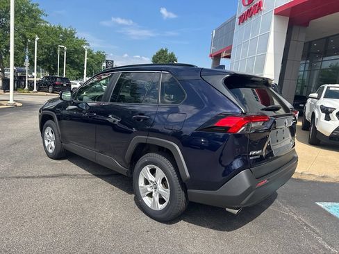 Used 2019 Toyota RAV4 XLE w/ Convenience Package AWD/4WD image 3