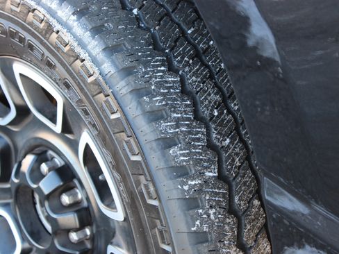 Used 2024 Ford F350 Platinum w/ FX4 Off-Road Package image 12