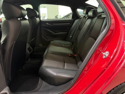 Used 2018 Honda Accord Sport image 13