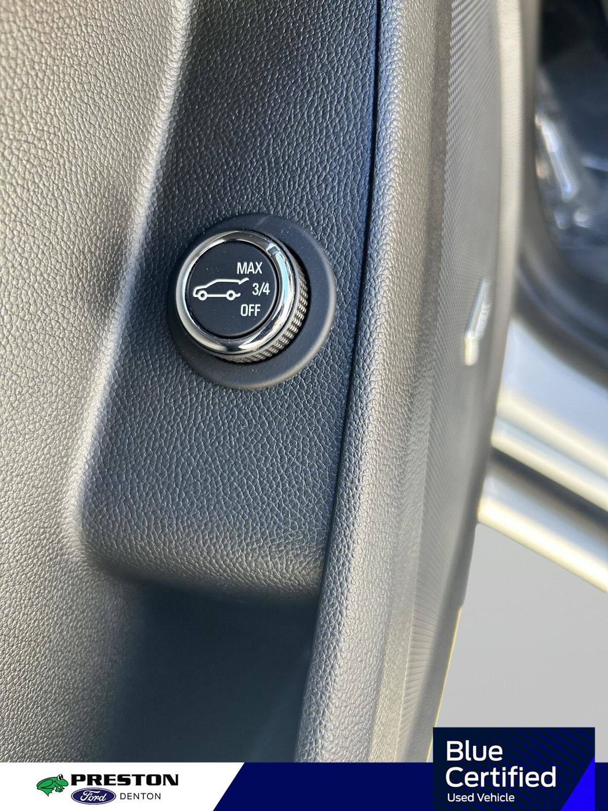 Used 2023 Chevrolet Traverse Premier AWD/4WD image 18