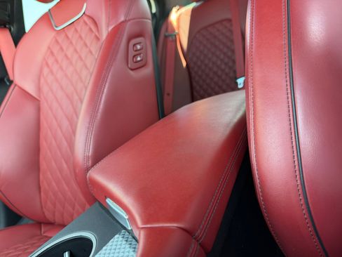 Used 2022 Genesis G70 3.3T Launch Edition RWD image 15