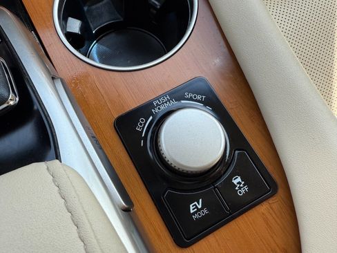 Used 2017 Lexus RX 450h AWD image 28