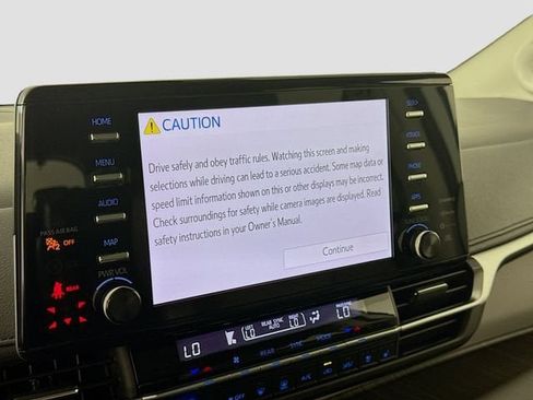 Certified 2021 Toyota Sienna Limited FWD image 17