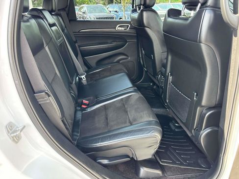 Used 2019 Jeep Grand Cherokee Altitude AWD/4WD image 16