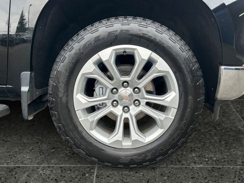Used 2022 Chevrolet Silverado 1500 LTZ w/ LTZ Convenience Package II AWD/4WD image 10