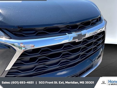 Used 2024 Chevrolet Blazer LT w/ Convenience Package FWD image 21