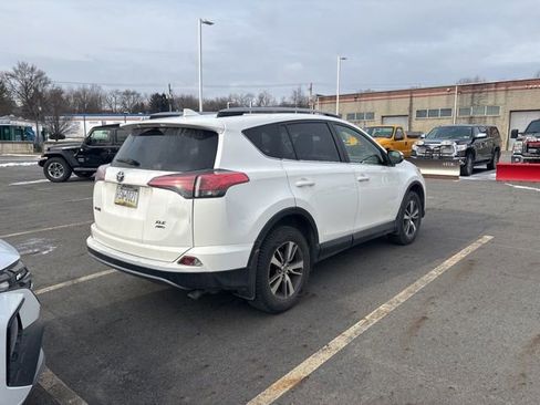Used 2018 Toyota RAV4 XLE image 6