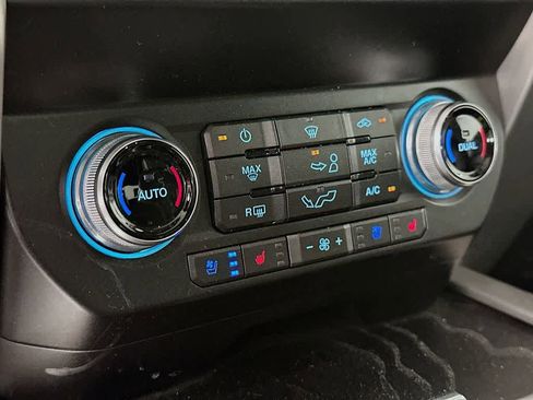 Certified 2019 Ford F150 Platinum w/ Equipment Group 701A Luxury image 18