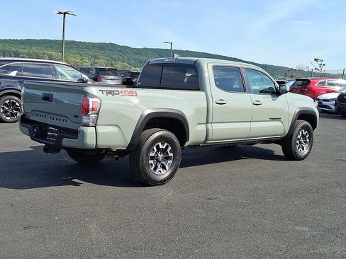 Used 2023 Toyota Tacoma TRD Off-Road w/ Technology Package AWD/4WD image 6