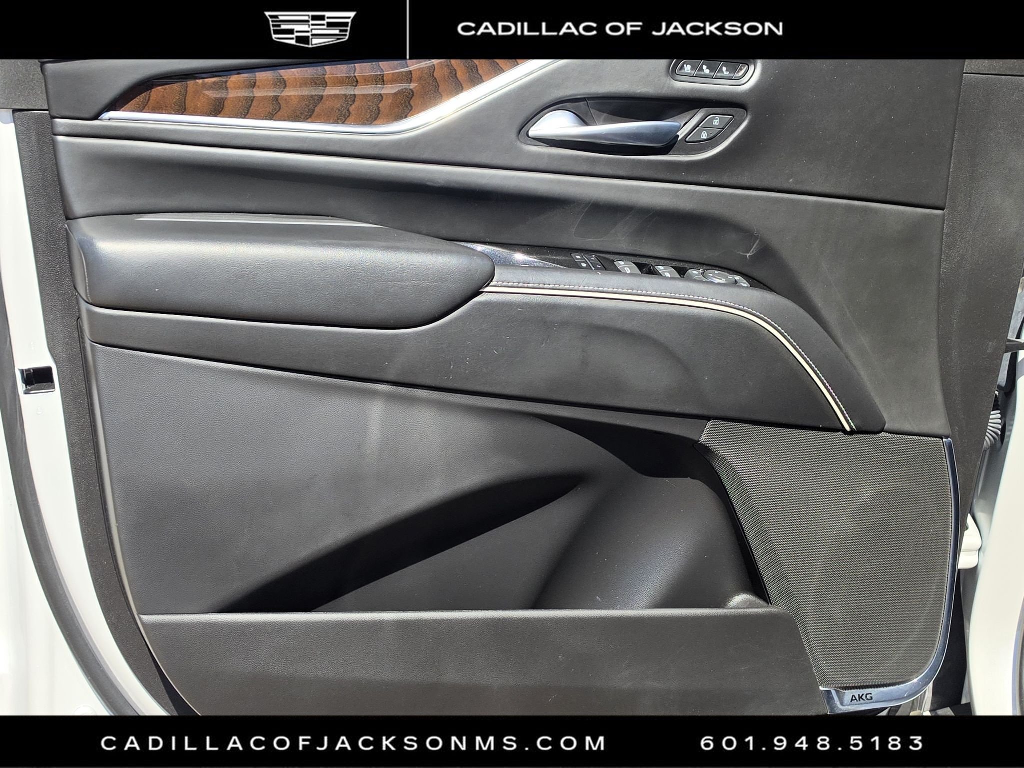 Certified 2023 Cadillac Escalade Premium Luxury Platinum AWD/4WD image 17
