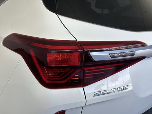 Used 2022 Kia Seltos SX image 30