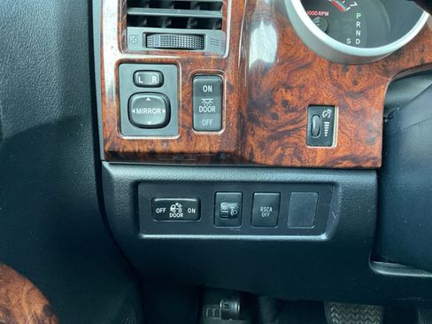 Used 2010 Toyota Tundra 4x4 Double Cab image 19