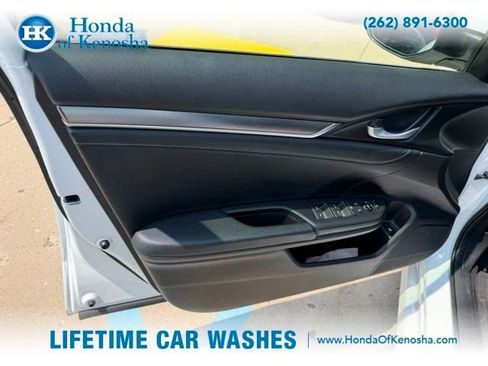 Used 2018 Honda Civic Touring image 7