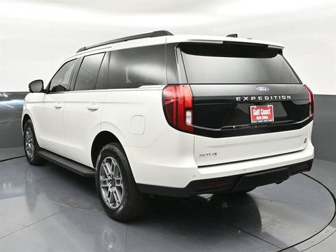 Certified 2026 Ford Expedition Active AWD/4WD image 4