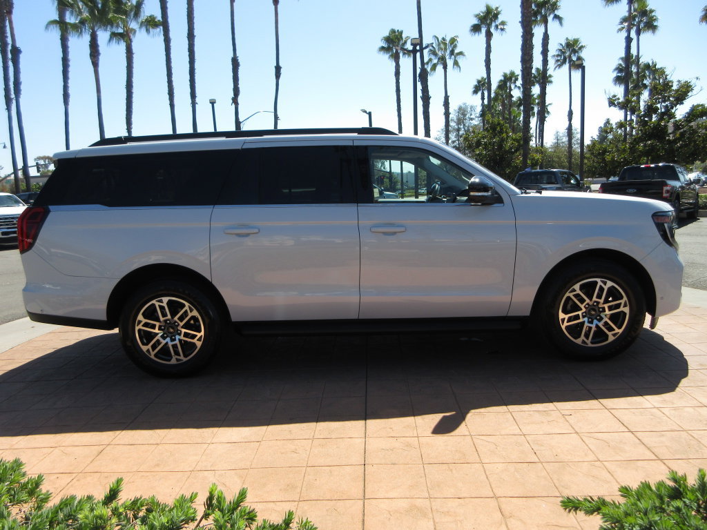 Certified 2025 Ford Expedition Max Active RWD image 5