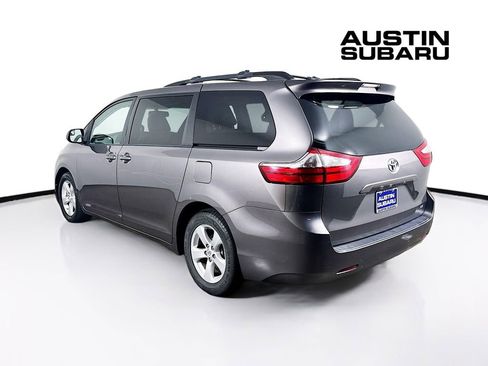 Used 2015 Toyota Sienna LE image 5
