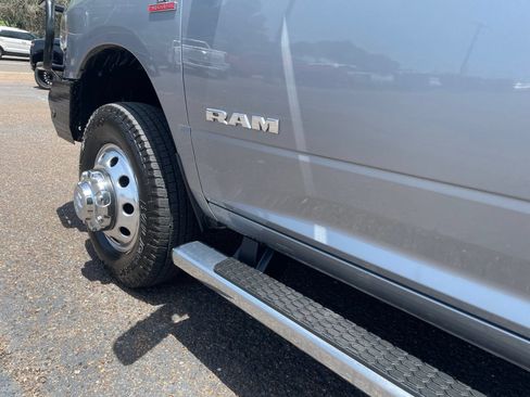 Used 2024 RAM 3500 Laramie AWD/4WD image 15