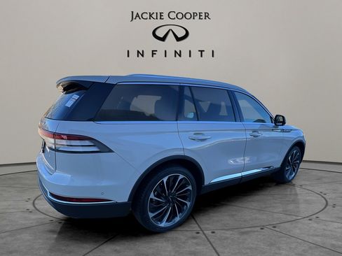 Used 2023 Lincoln Aviator Reserve w/ Equipment Group 201A image 5